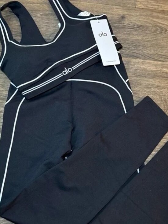 ALO Yoga Pants - ALO Yoga Women's Black Leggings with White Trim